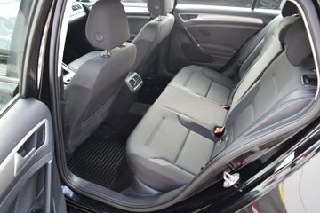 Volkswagen Golf - 12