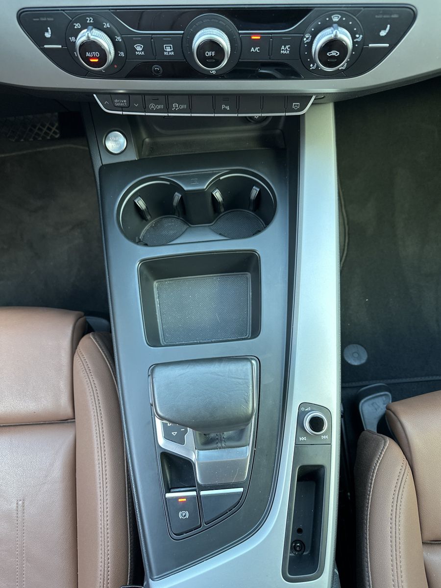 Fahrzeugabbildung Audi A4 Avant 40 TDI Qu S-Line Black NAV+MATRIX+19ZO