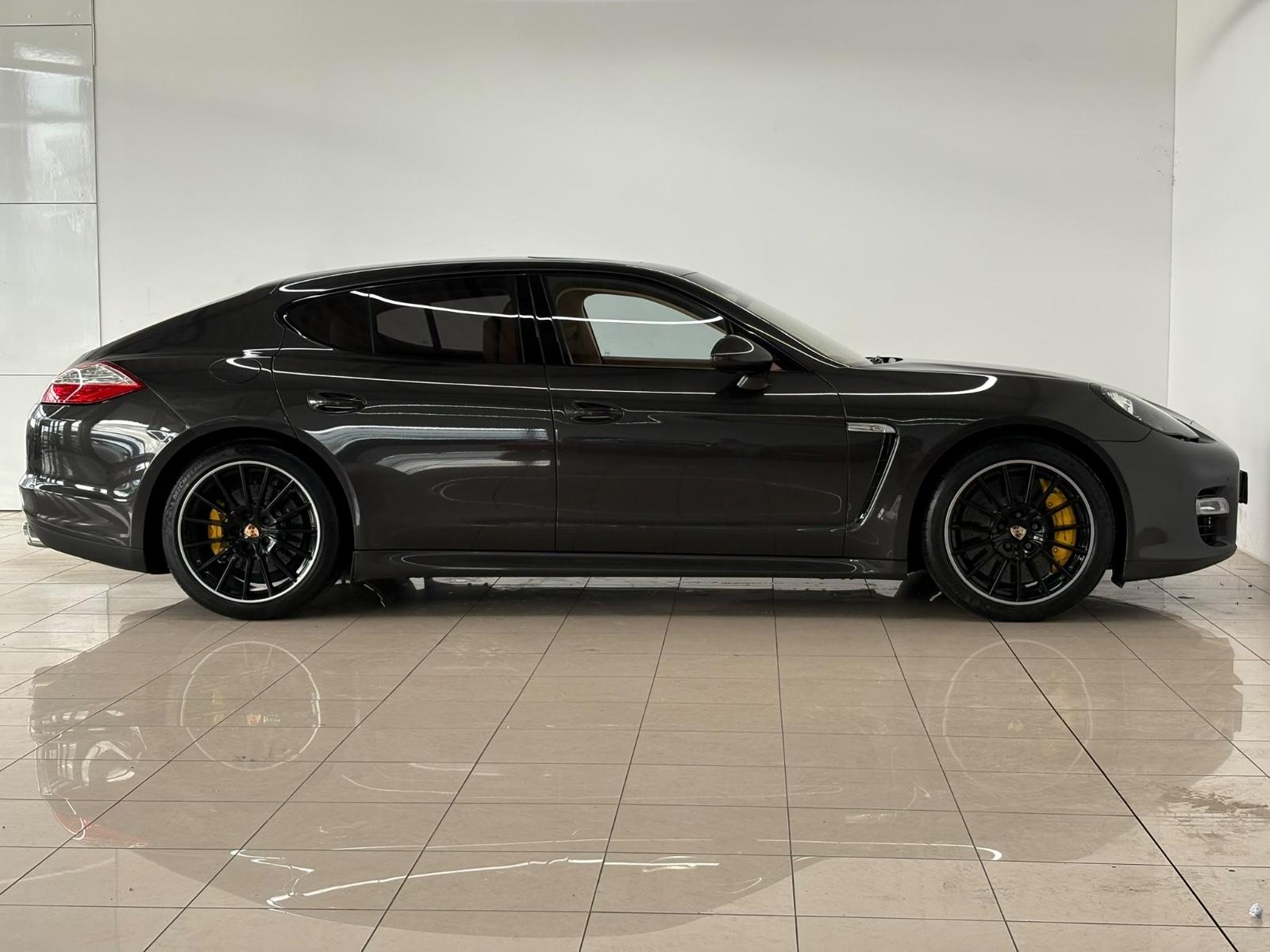 PORSCHE PANAMERA - TURBO - 500 CV - HAYON ÉLECTRIQUE