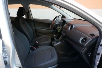 Fahrzeugabbildung Hyundai i10 Style #32 TKM #Einparkhilfe hinten