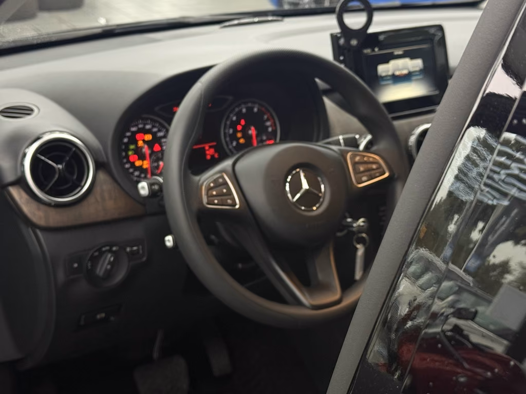 Mercedes-Benz B 220 CGI 4Matic, Navi, 7G-Tronic, AHK, Klima