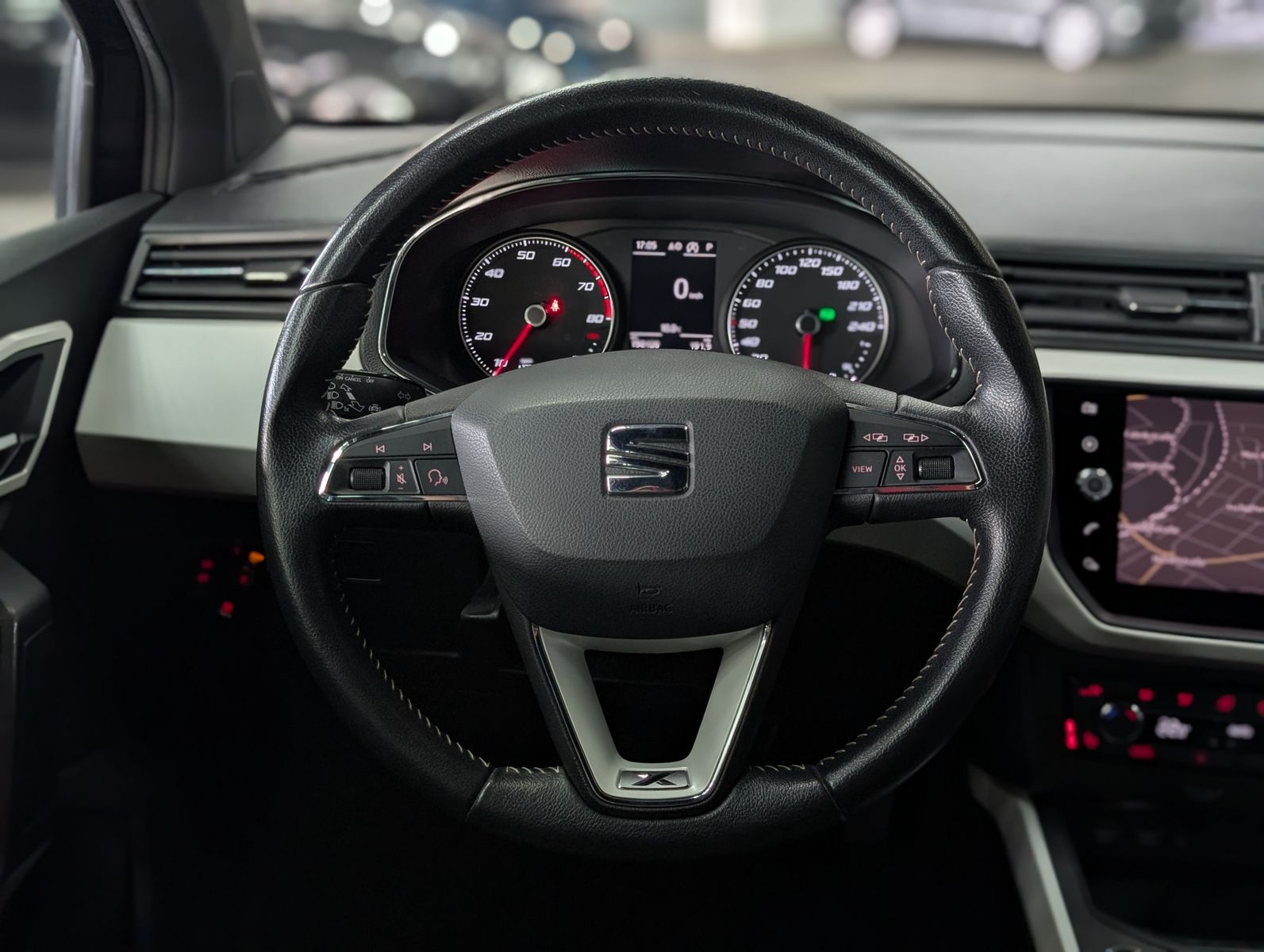 Fahrzeugabbildung SEAT Arona Xcellence FULL-LINK LED KESSY SHZ TEMP ALU
