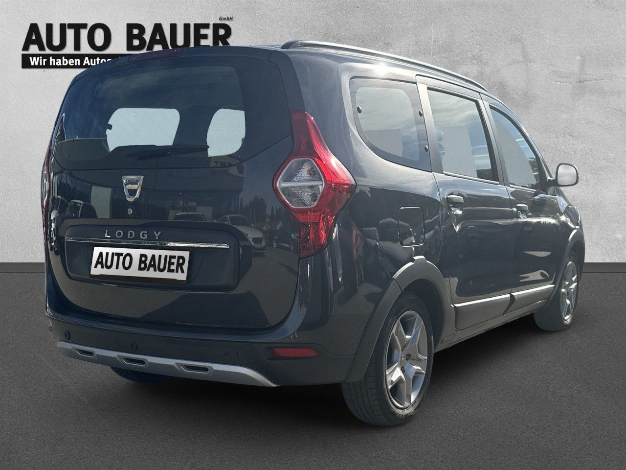 Fahrzeugabbildung Dacia Lodgy Stepway TCe 130 PS