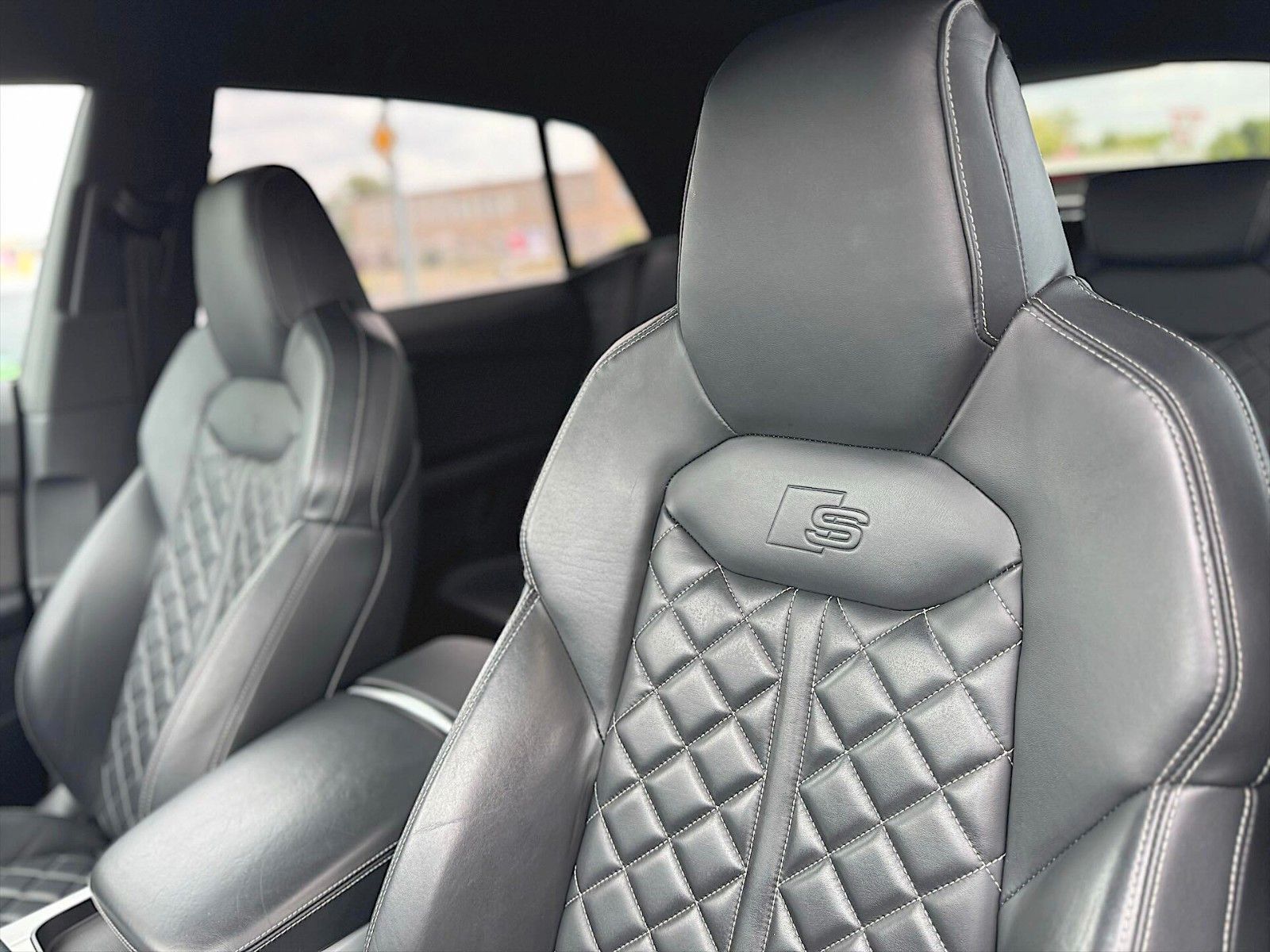 Fahrzeugabbildung Audi Q8 55 TFSI quattro S-Line Plus *ACC*Head Up*22'