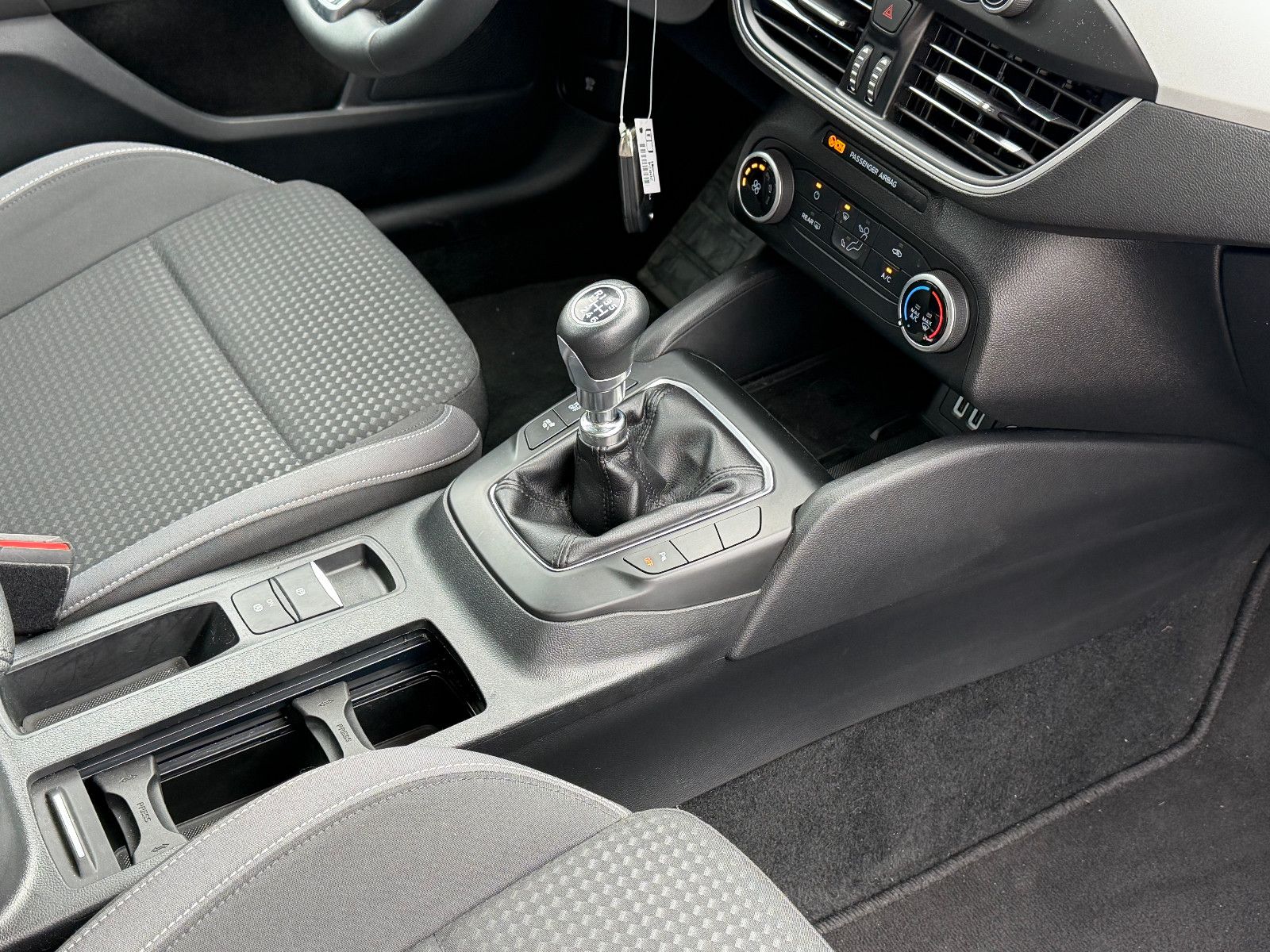 Fahrzeugabbildung Ford Focus Turnier Cool & Connect/NAVI/CAR-PLAY/KAMER