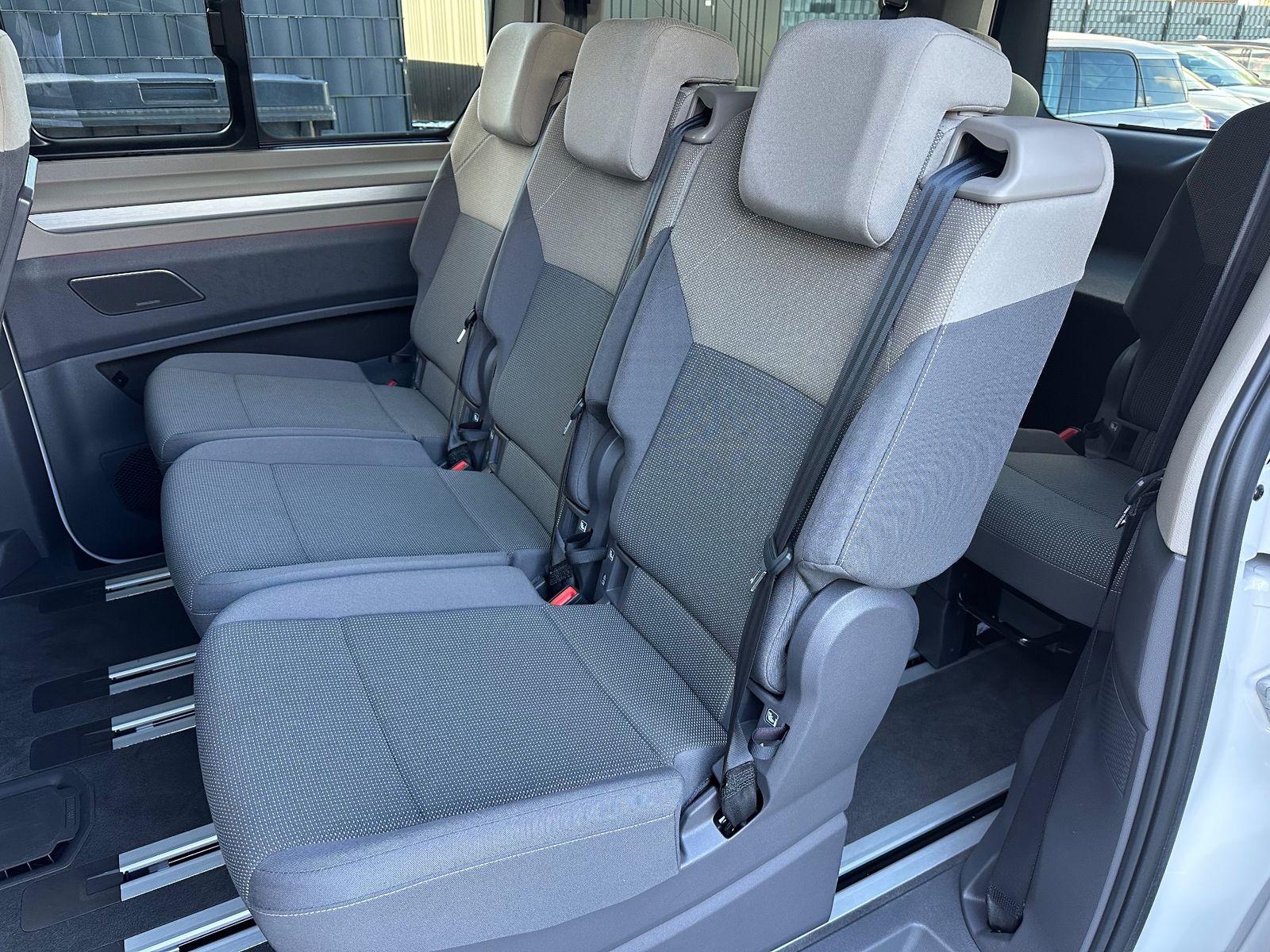 Fahrzeugabbildung Volkswagen T7 Multivan NAV+IQ-LIGHT+AHK+STHZG+ACC+HUD+KAM