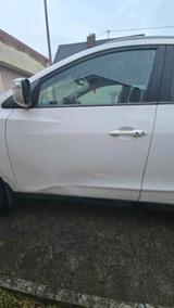 Hyundai Weißer PKW mit Unfallschaden - Ersatzteile... - Ersatzteile Gebrauchtwagen