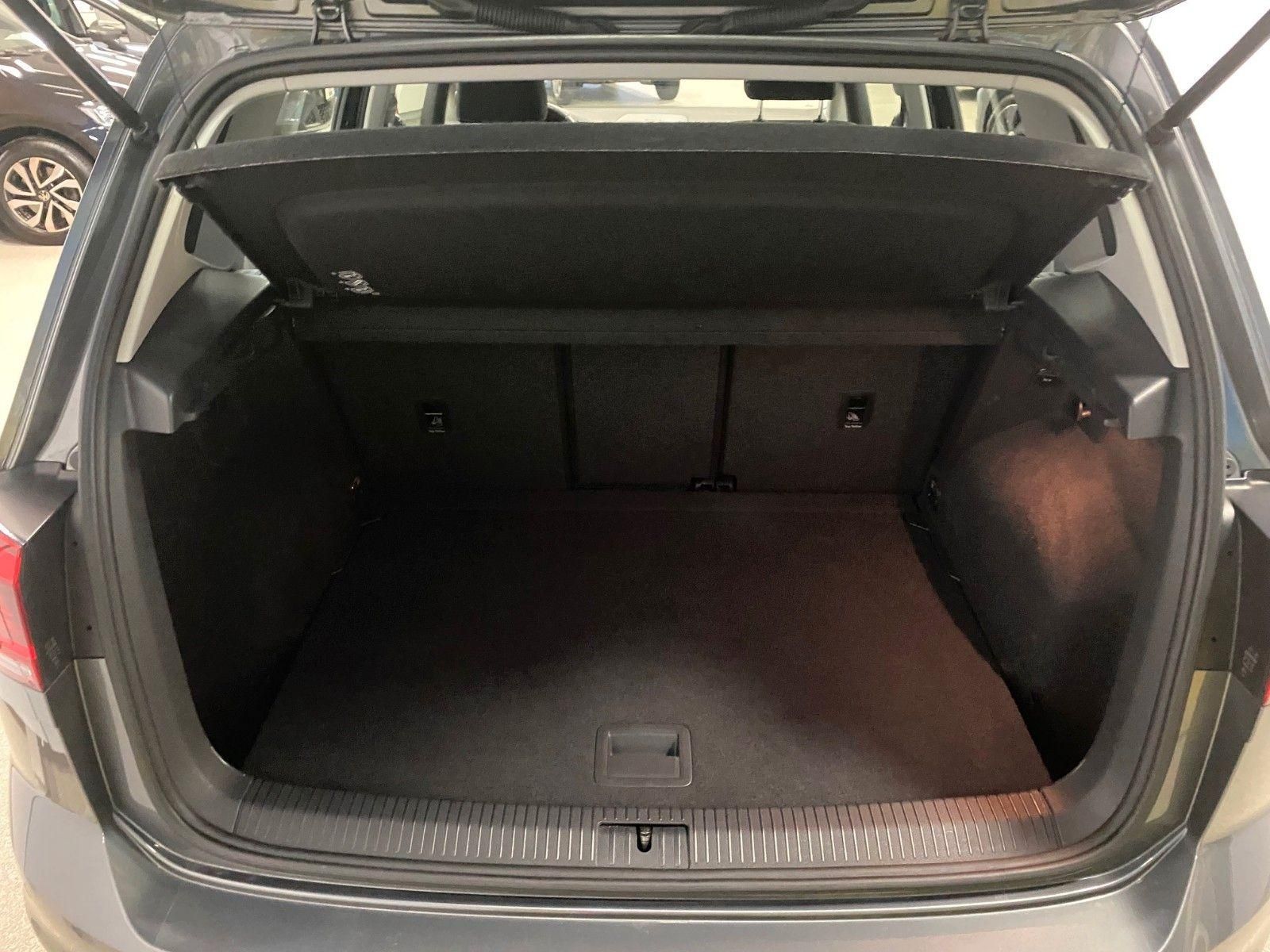 Fahrzeugabbildung Volkswagen Golf Sportsvan 1.5 TSI ACT Comfortline+DSG+ACC+