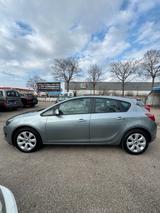 Opel Astra J Lim.5-trg.Style*1.HAND*TEMPO*PDC*TÜV NEU - Opel Astra: 1.5