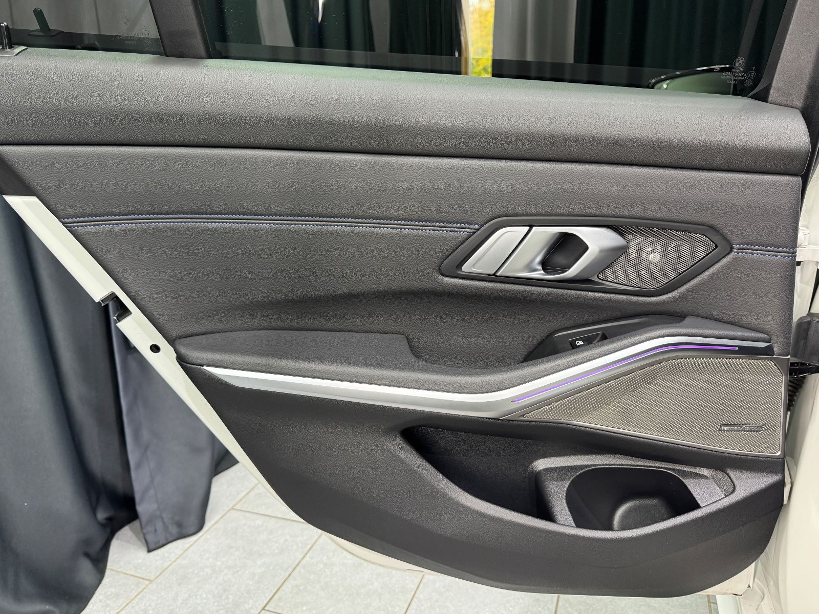 Fahrzeugabbildung BMW M340i xDrive Touring|LASER|NAVI|PANORAMA|ACC|AHK