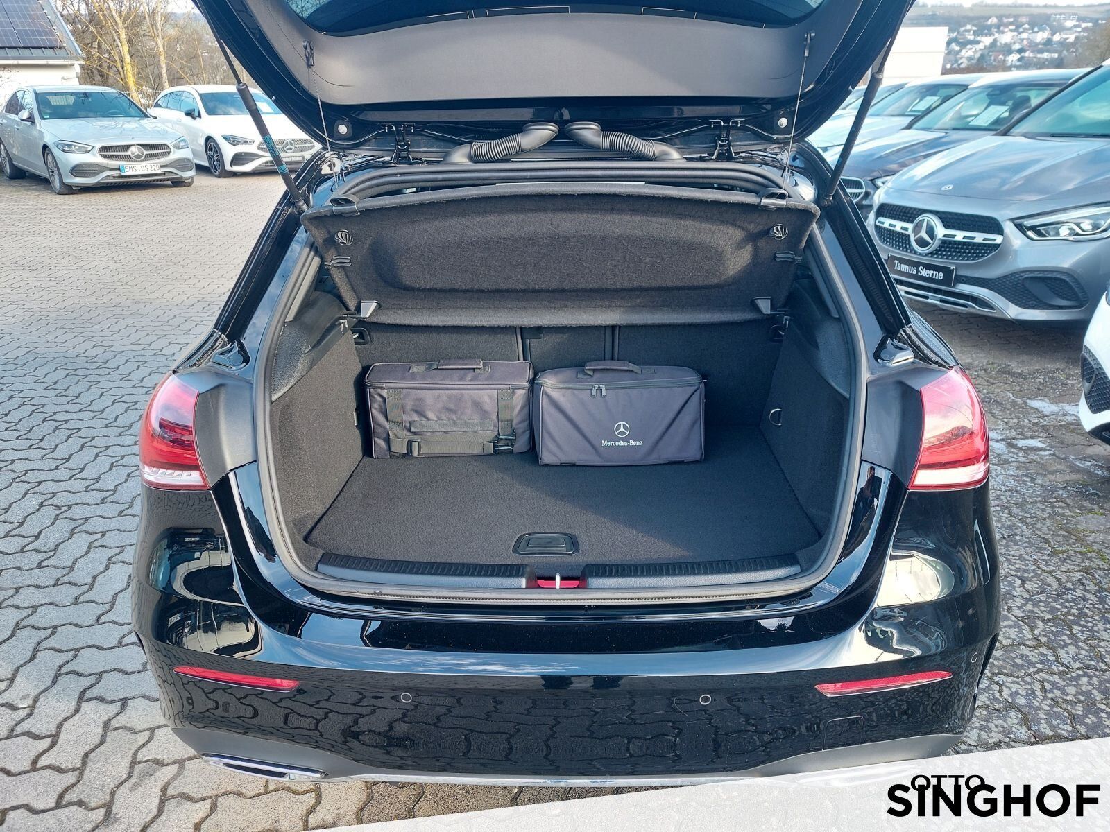 Fahrzeugabbildung Mercedes-Benz A 250e AMG +AHK+ dyn.LED+ PDC+ MBUX+ Ambiente+