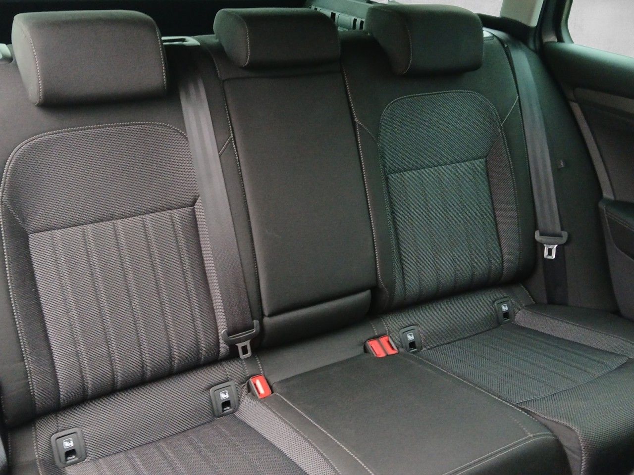 Fahrzeugabbildung SKODA Superb Combi Style iV AHK NAVI Standheizung