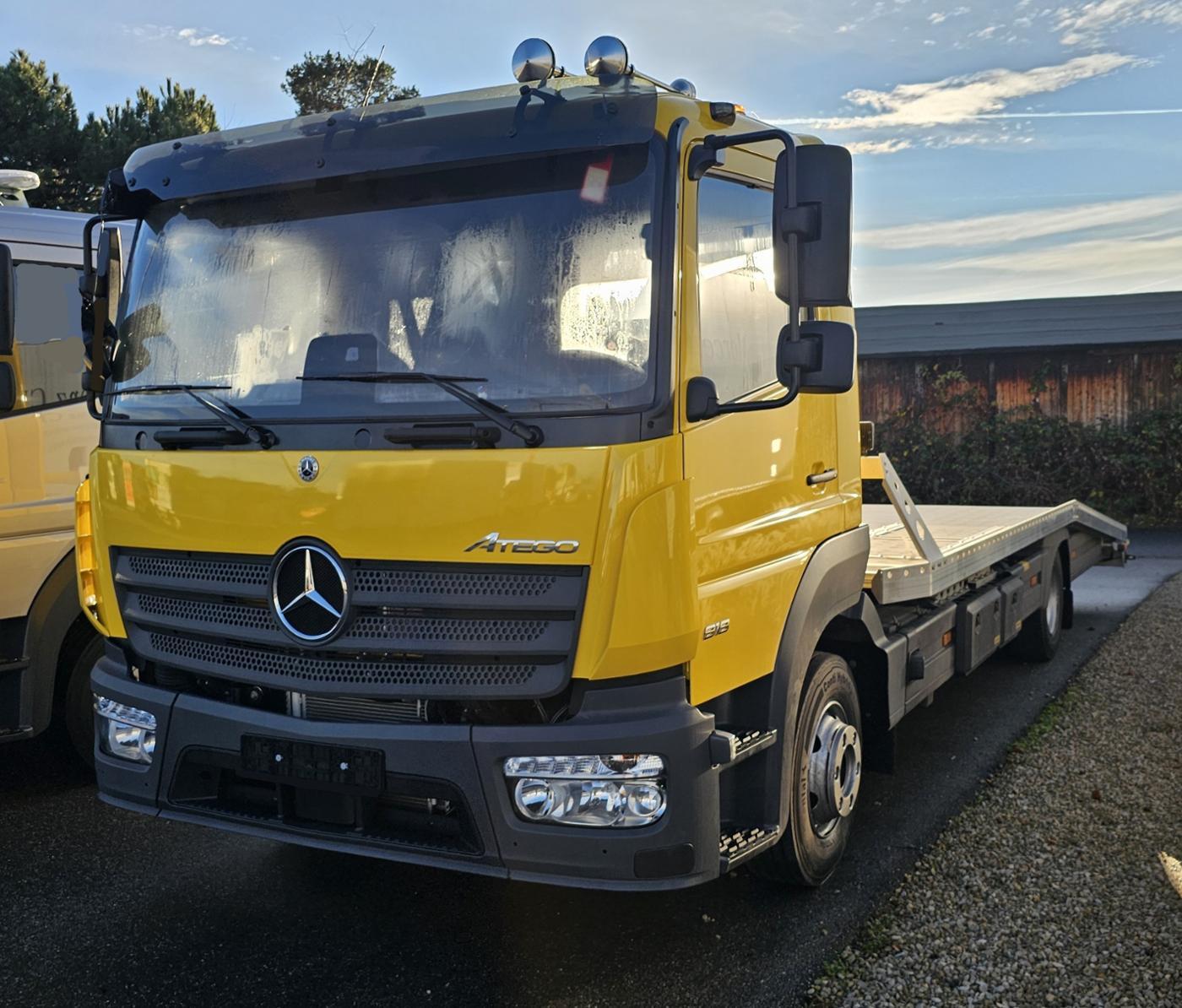 Mercedes-Benz Atego 818 L Festplateau NEUFAHRZEUG LM