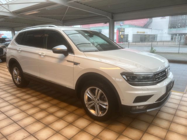 Volkswagen Tiguan Allspace Highline 4Motion 7 Sitze+LED+AHK