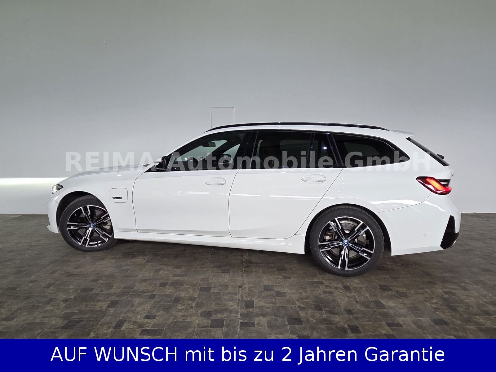 Fahrzeugabbildung BMW 320e Touring xDrive M Sport, LED, HUD