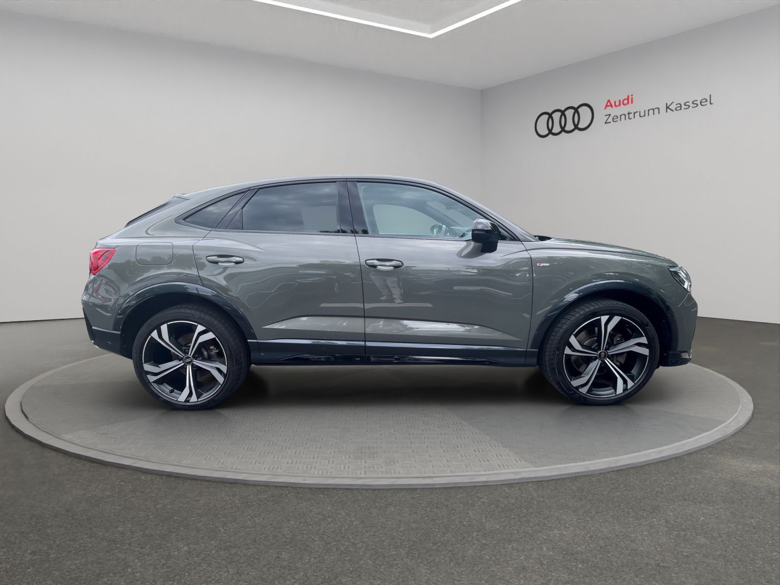 Audi Q3 SB 45 TFSI e S line Matrix AHK Kamera Navi foto 7