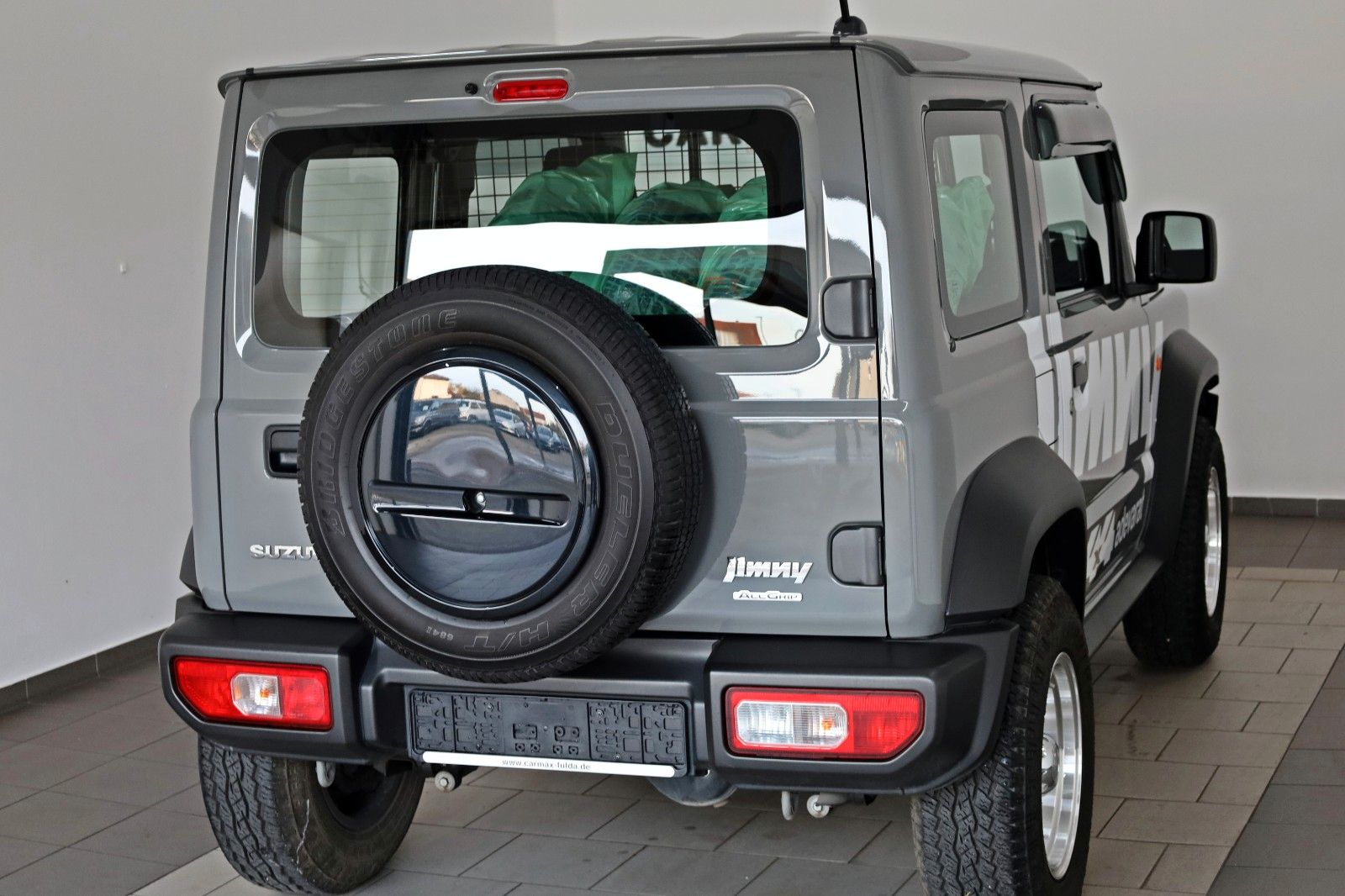 Fahrzeugabbildung Suzuki Jimny Comfort AllGrip NFZ,Temp,SH,8 fach bereift