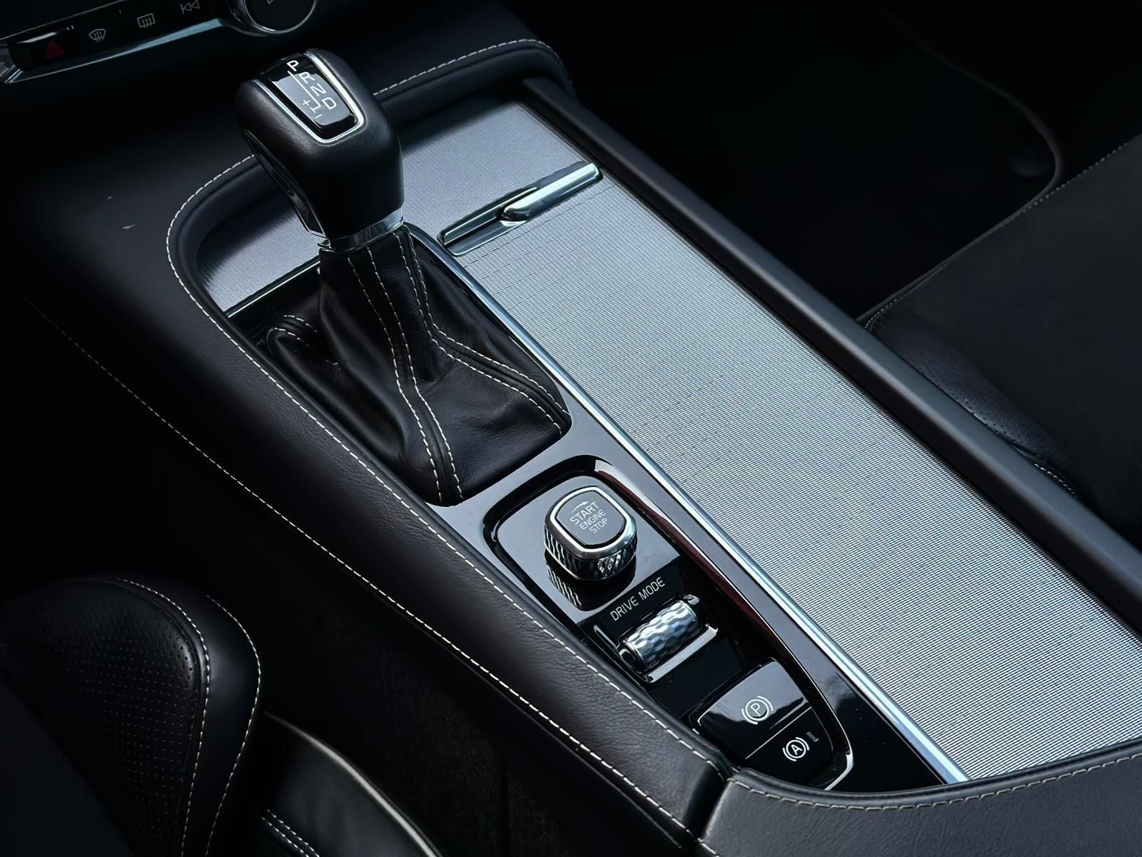 VOLVO V90 D4 R DESIGN* LED#SHZ#FH#PANO#ACC#NAV#KEYLESS - Image 15