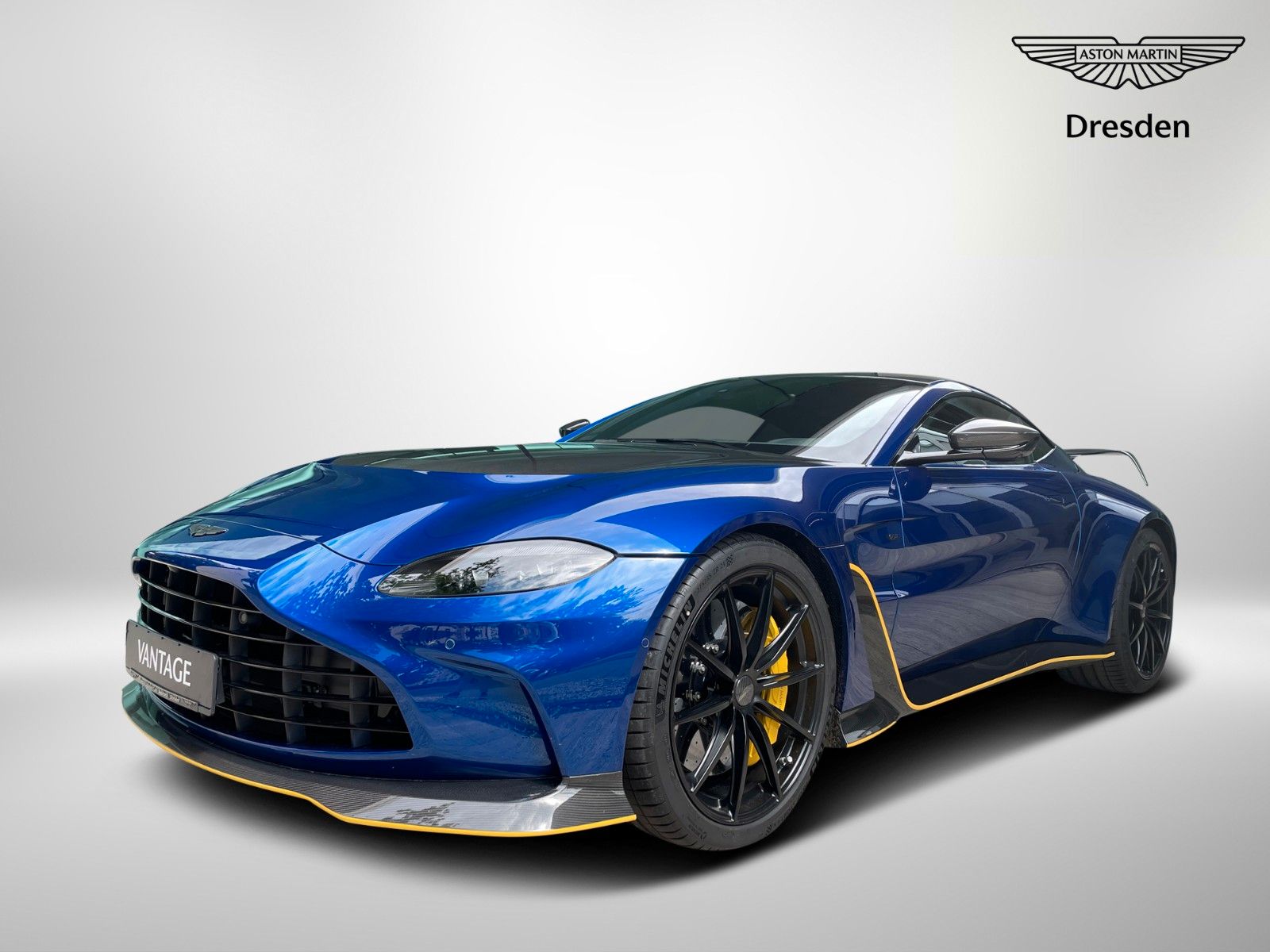 ASTON MARTIN V12 Vantage