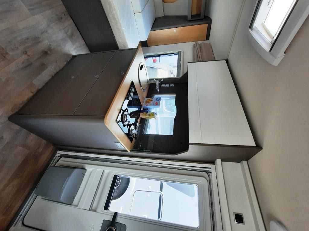 Fahrzeug Übersicht 16 Fahrzeugabbildung LMC Videro 450 D Knaller!!! 10.331,- € Sparen!