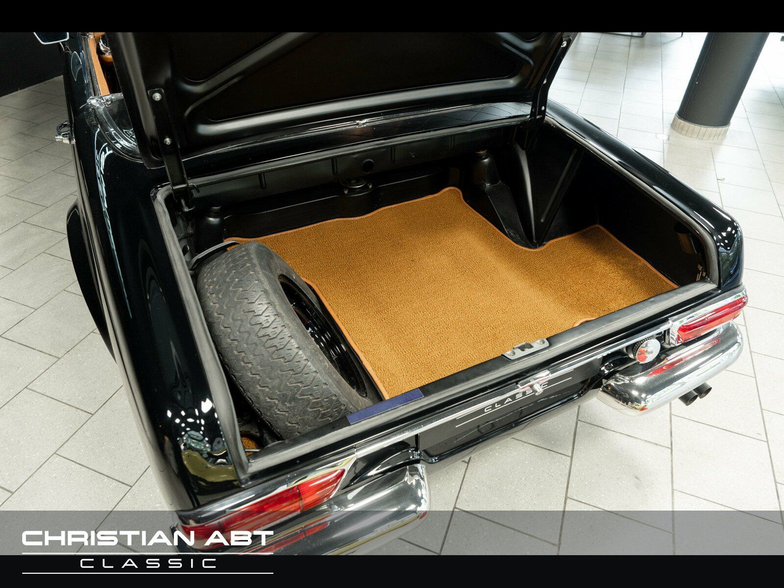 Fahrzeugabbildung Mercedes-Benz SL 230 W113 Pagode restauriert