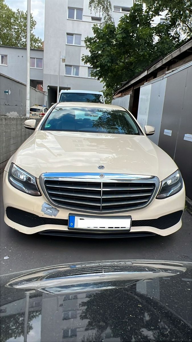 Mercedes-Benz E 200 E Limousine E 200 d
