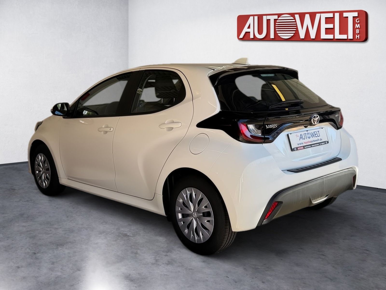 Fahrzeugabbildung Toyota Yaris 1.5 Business Edition KlimaA,Navi,SHZ,ACC