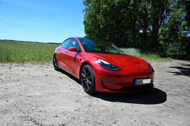 TESLA Model 3