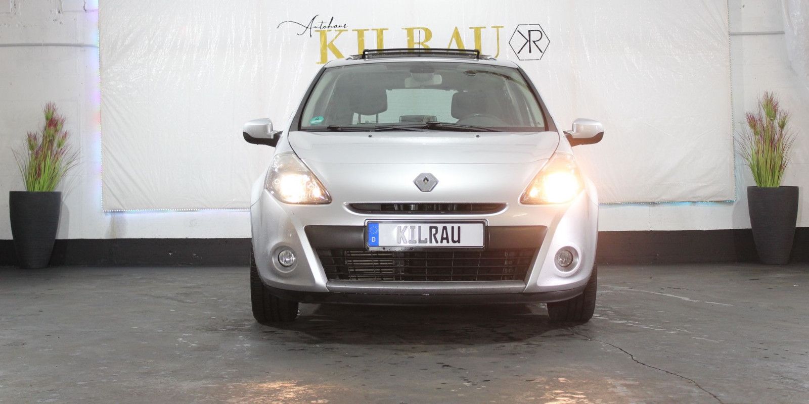 RENAULT Clio III Luxe Navi Tempomat Alufelgen Shz Teille