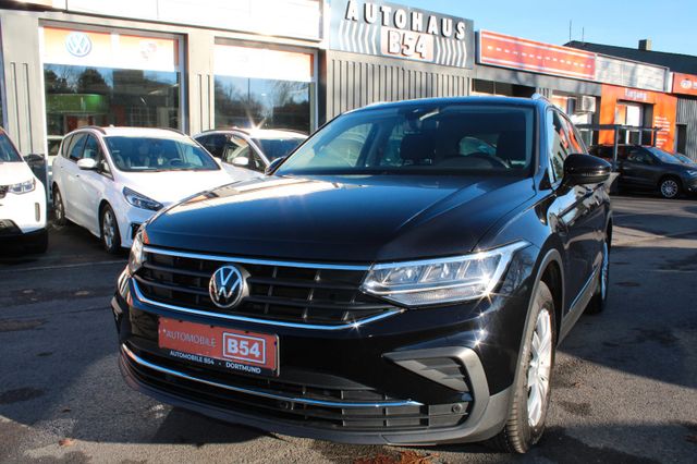 Volkswagen Tiguan Active/NAVI/LEDR/AHK/1 HAND/