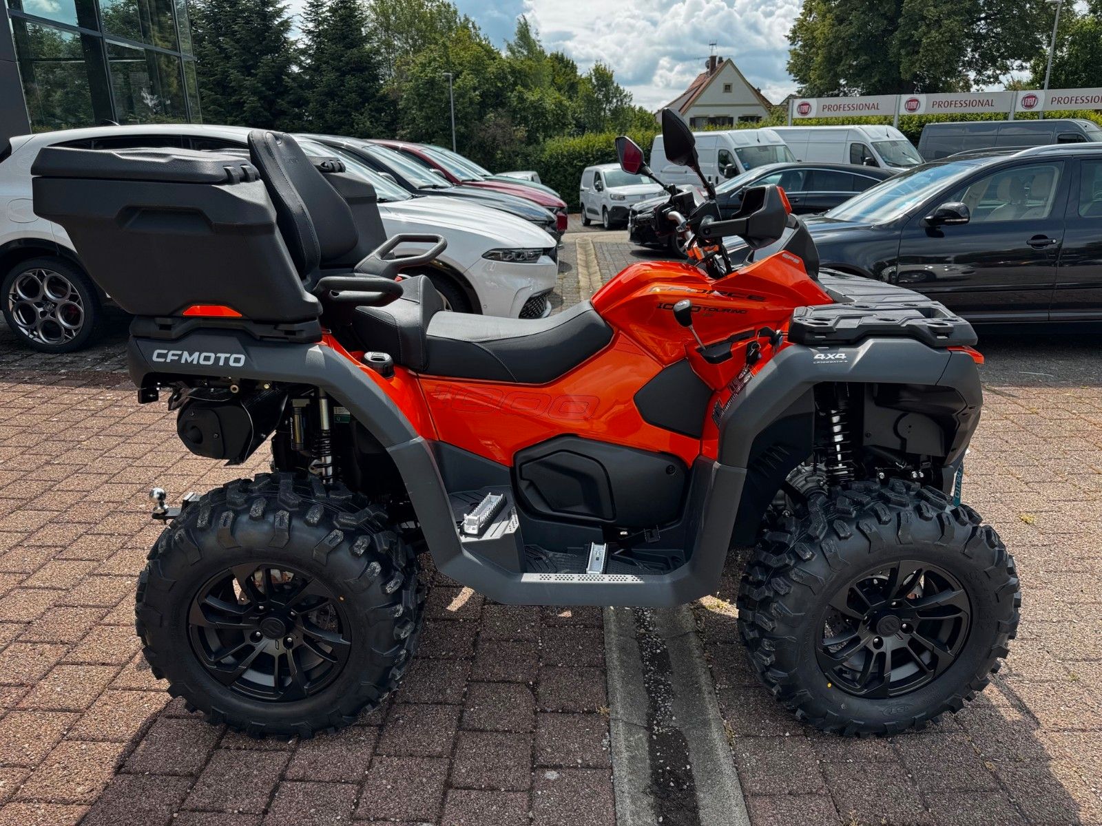 Fahrzeugabbildung CFMOTO CForce 1000 Touring ABS Lava Orange