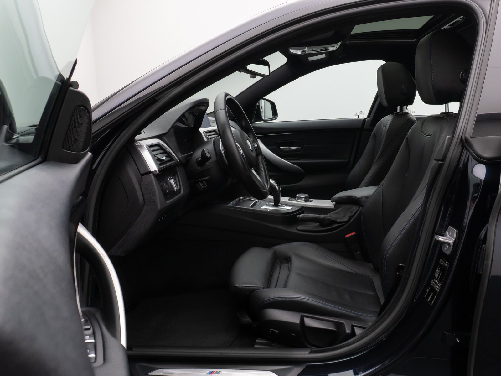 Fahrzeugabbildung BMW 430 Gran Coupé M Sport Glasdach Kamera HUD HiFi