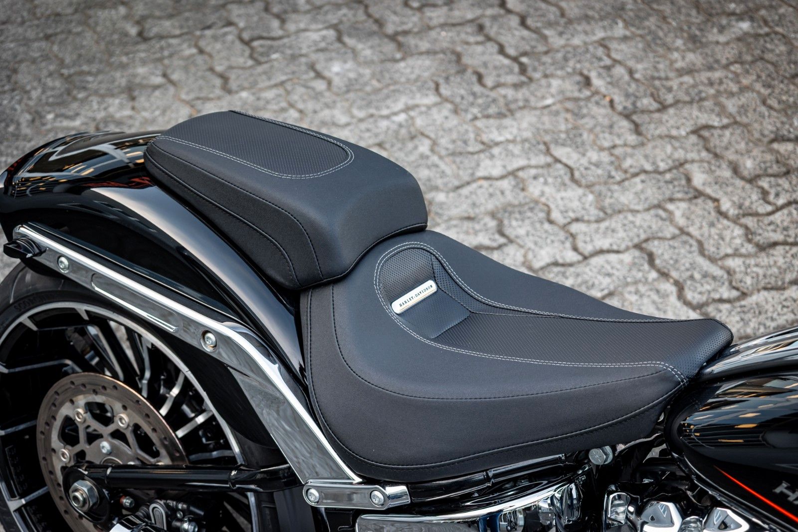 Fahrzeugabbildung Harley-Davidson FXBR Breakout 117 cui - Jekill & Hyde