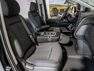 Hyundai Staria 9-Sitzer MY25 Trend Navi Digi-Cockpit