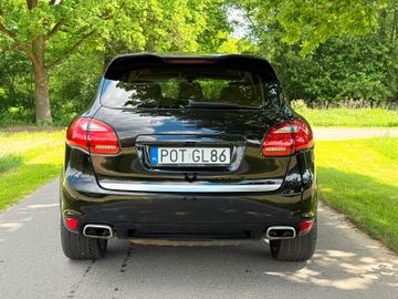 Porsche Cayenne - 4