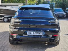 Fahrzeugabbildung Cayenne Coupe GTS Vorbesitzer - Lionel Messi