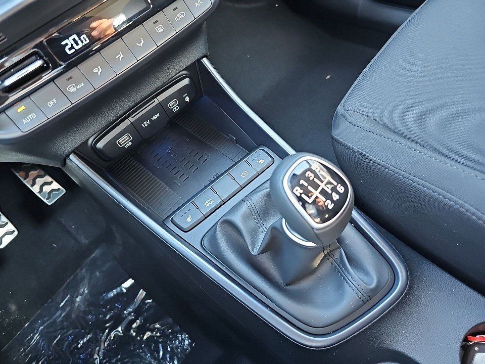 Fahrzeugabbildung Hyundai BAYON 1.0T TREND KOMFORT-P NAVI+4xSHZ+QI+KLIMAAT