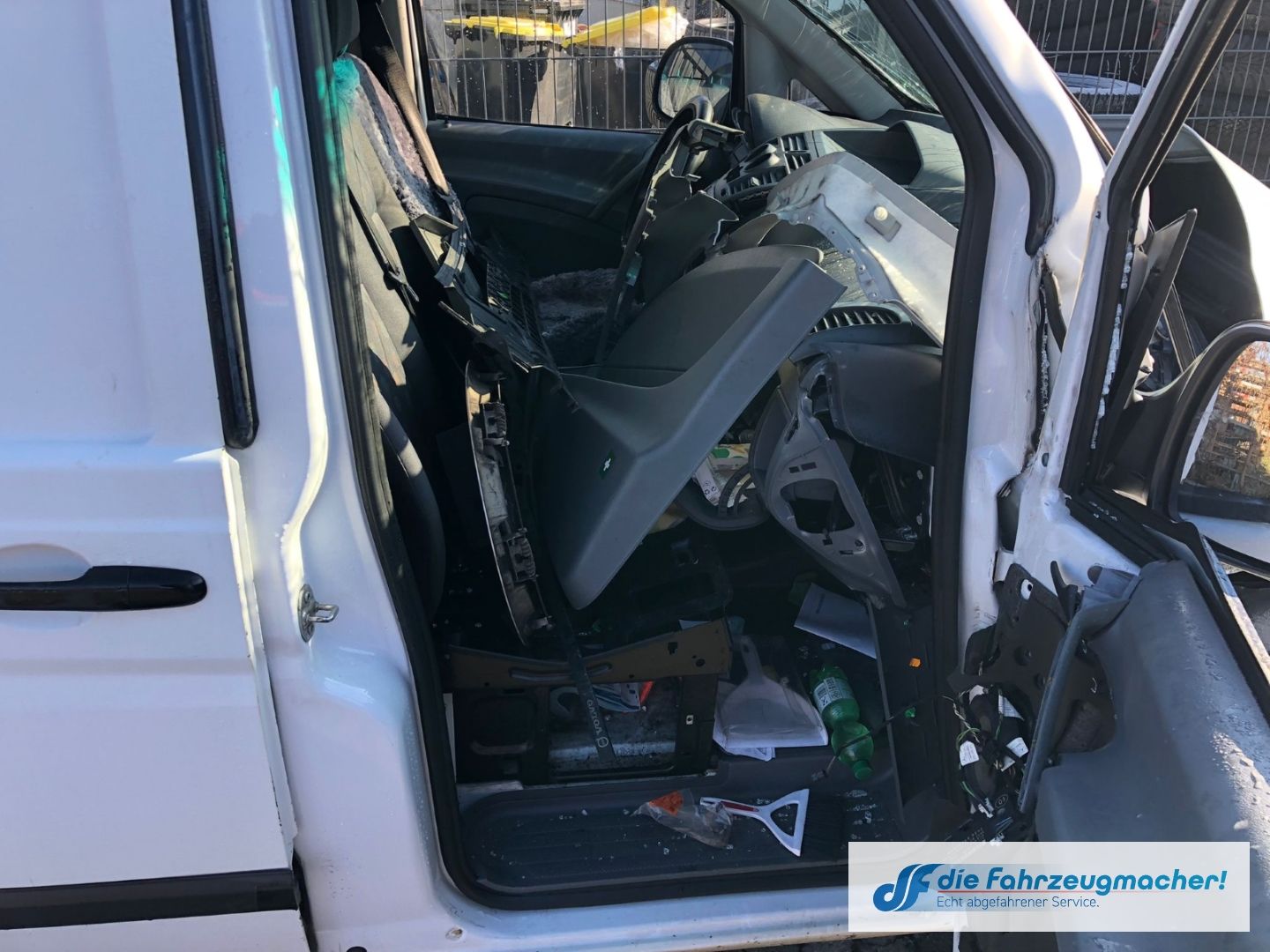 Fahrzeugabbildung Mercedes-Benz Vito Kasten 111 CDI lang DPF TOTALSCHADEN