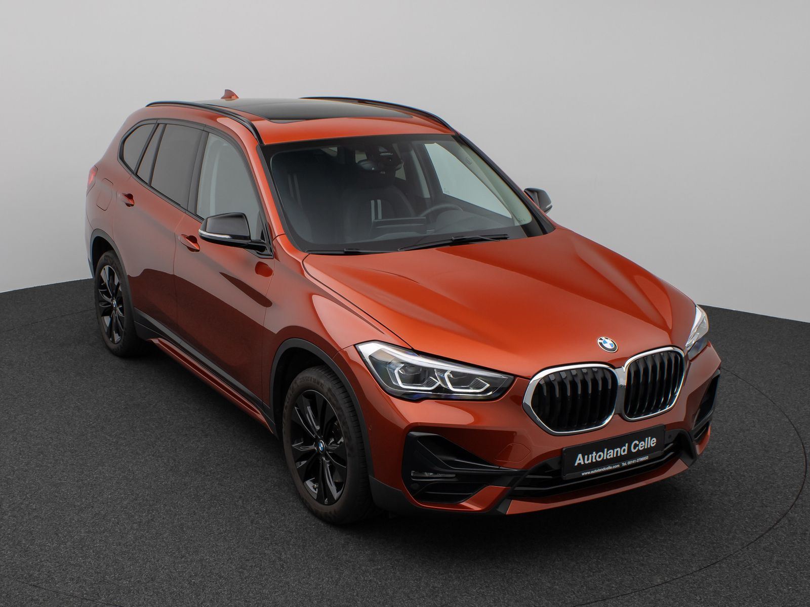 Fahrzeugabbildung BMW X1 xD20d Sport Line Panorama Kamera HUD DAB AHK