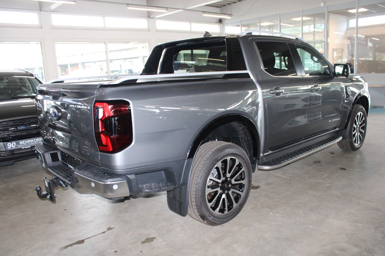 Fahrzeugabbildung Ford Ranger Platinum Automatik LEDER AHK ROLLO STDH