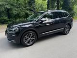 Volkswagen Tiguan Allspace Highline 4Motion 7-Sitzer - Volkswagen Tiguan Allspace Highline mit Benzin-Antrieb