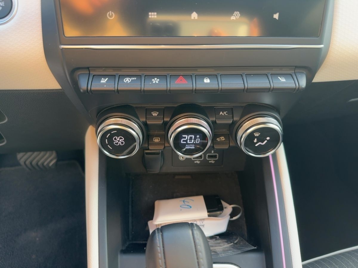 Fahrzeugabbildung Renault Clio TECHNO TCe 90 Automatic Kamera