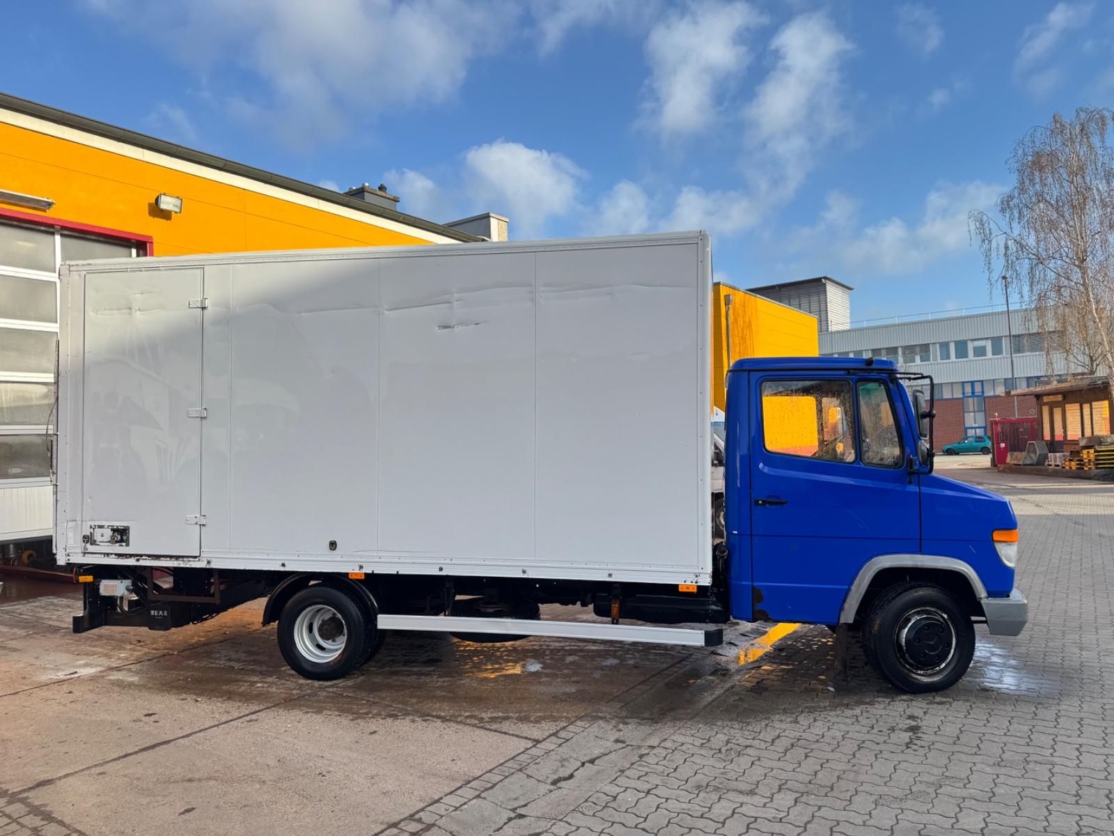 Mercedes-Benz 815/814