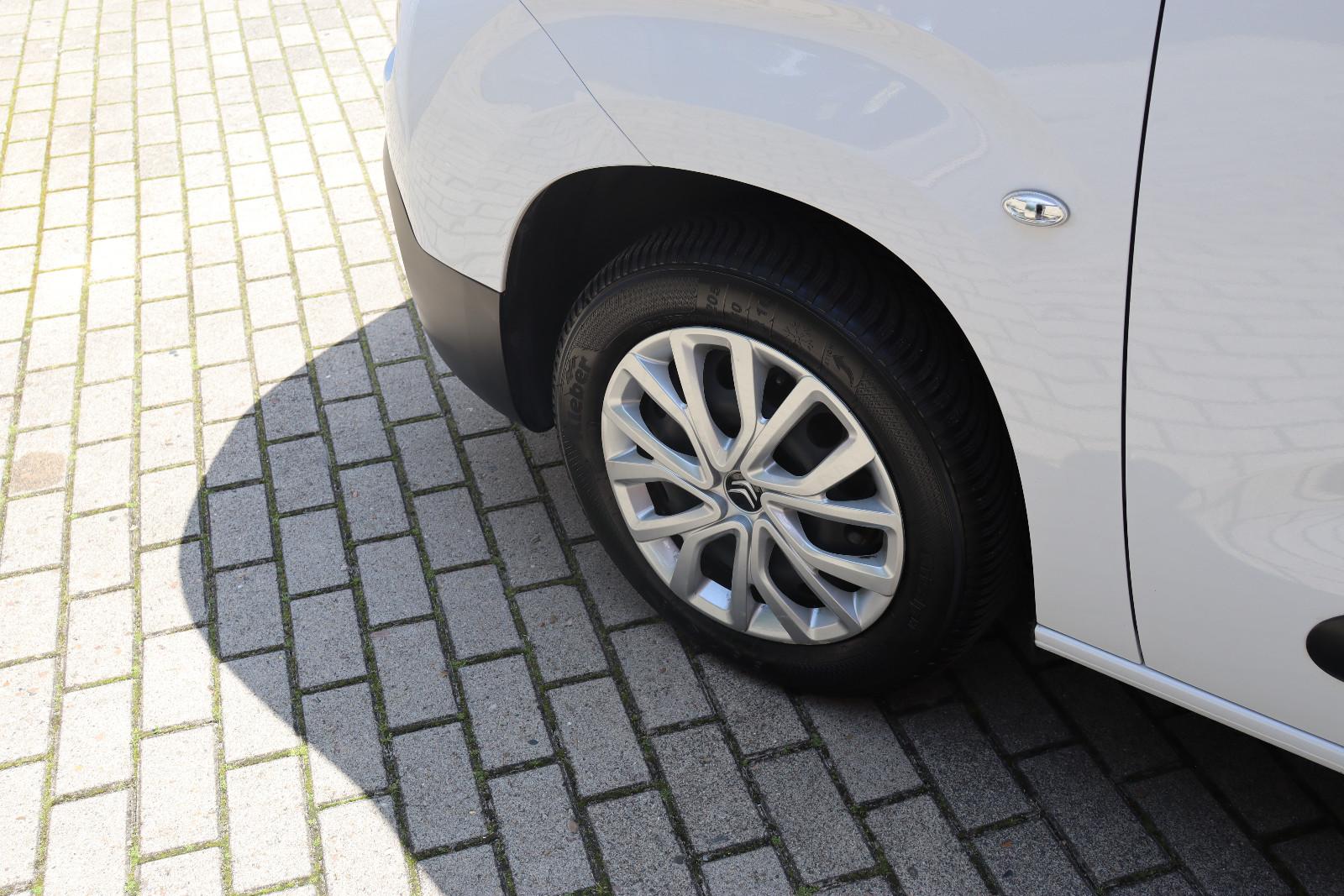 Citroën Berlingo 1.5 HDI MPV Feel M Aut. LED 360° 1.Hand