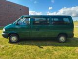 Volkswagen T4 Caravelle 2.5 TDI 111kW lang Standard - Volkswagen T4 Caravelle: Grün