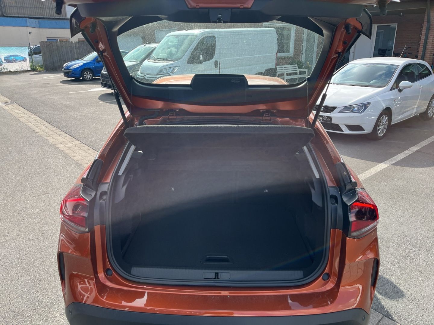 Fahrzeugabbildung Citroën C4 Elektro 136 Feel Pack HUD Navi LED CarPlay