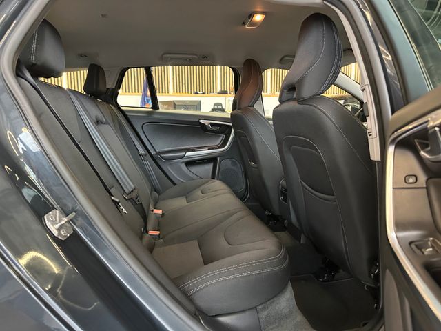 Volvo V60 Kombi Linje Business *Navi*Klima*AHK*Xenon*