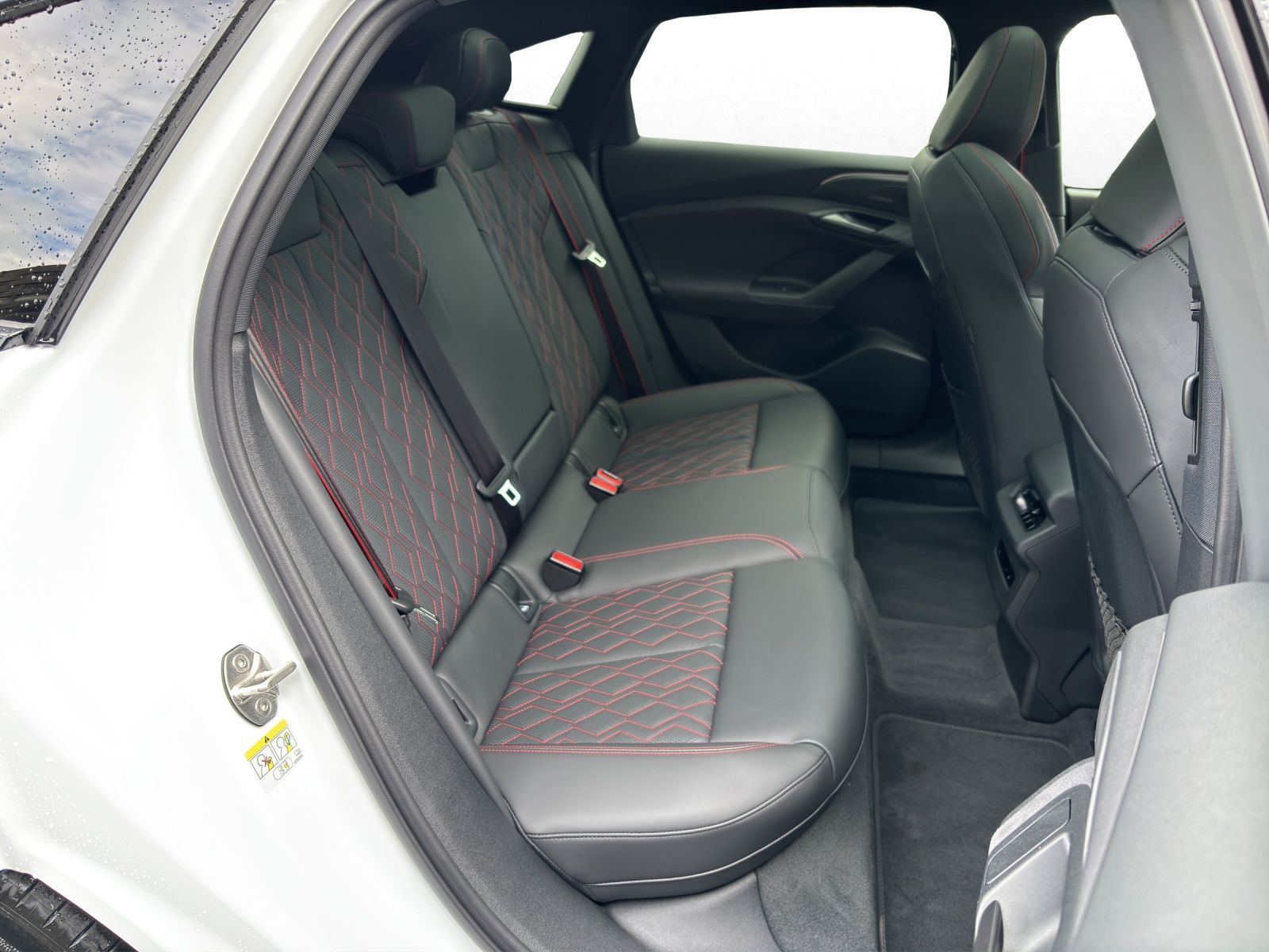 Audi S6 e-tron - Bild 17