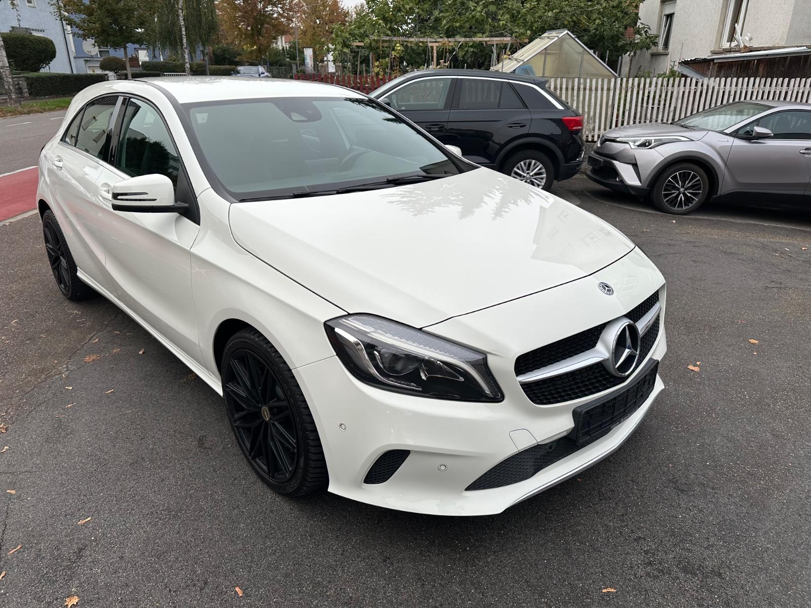 Mercedes-Benz A 180 BlueEfficiency Urban/ LED/ Navi/ PDC