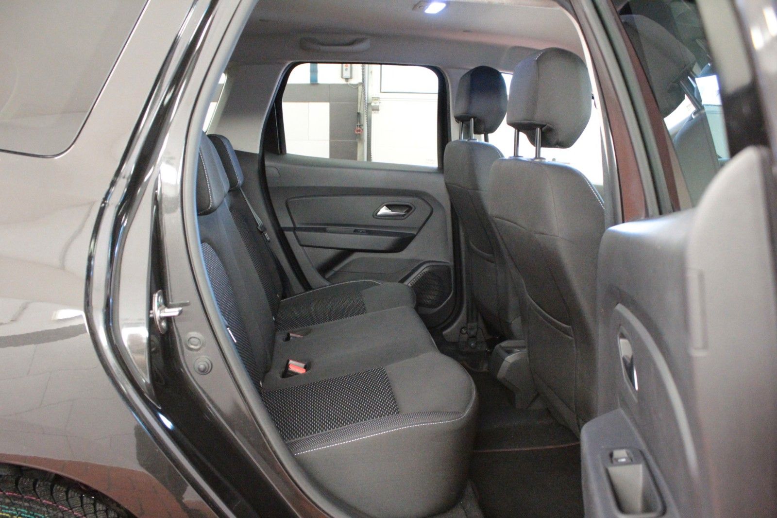 Fahrzeugabbildung Dacia Duster Sce 115 Eco-G*AHK*15075*